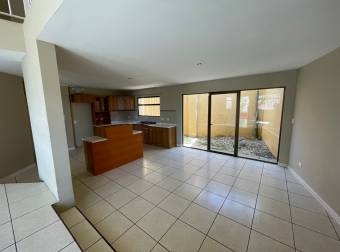 Venta de casa ubicada en Heredia, Santa Bárbara, San Juan