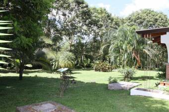 Preciosa casa Estilo Colonial en la Ruta 32 de Guápiles en Venta.   CG-23-2533