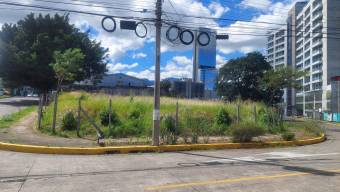 Excelente Lote Esquinero de 883mts2 Totalmente Plano en SJSabana en Venta. CG-23-1088