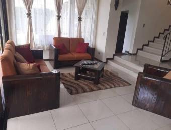 Fabulosa casa de Tres Niveles en CartagoQuebradilla en Venta. CG-23-1089