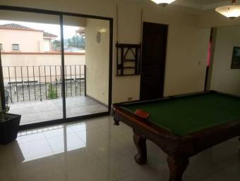 Fabulosa casa de Tres Niveles en CartagoQuebradilla en Venta. CG-23-1089