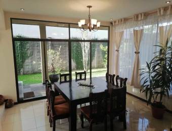 Fabulosa casa de Tres Niveles en CartagoQuebradilla en Venta. CG-23-1089