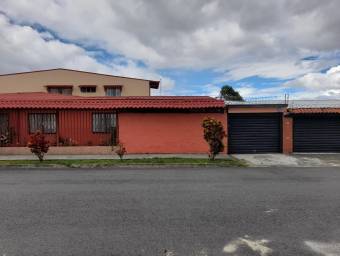 Fabulosa casa con terreno para construcción en Tibás en Venta. CG-23-1965