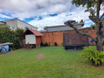 Fabulosa casa con terreno para construcción en Tibás en Venta. CG-23-1965