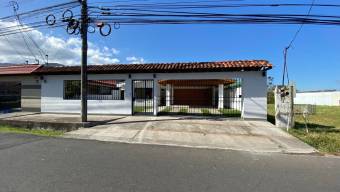 Casa en venta en Rio Oro, Santa Ana. RAH 23-1917