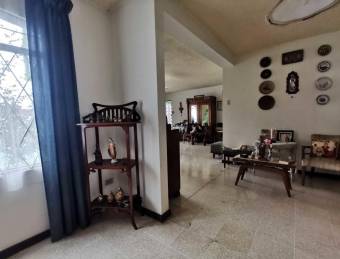 Edificio Esquinero de Dos Niveles en San Pedro en Venta. CG-23-1393, $ 550,000, 8, San José, Montes de Oca