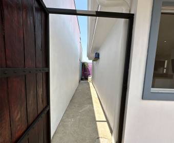 Casa a la venta en condominio Malaga Ciruelas 2 en Alajuela