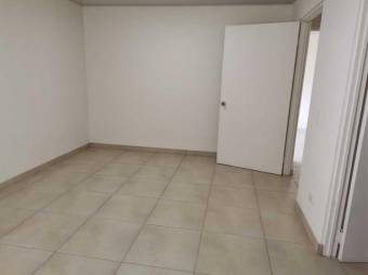 Se vende moderna casa con patio, terraza y uso de suelo mixto en Mata Redonda de San José 22-2555