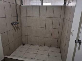 Se vende moderna casa con patio, terraza y uso de suelo mixto en Mata Redonda de San José 22-2555