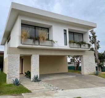 Se vende moderna casa para inversión ya alquilada en condominio de Ulloa en Heredia 23-650