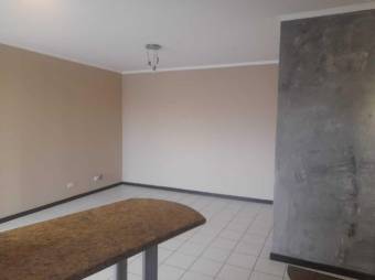 Se vende espacioso apartamento en torre de condominio en Mata Redonda de San José 23-3357