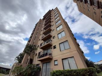 Se vende espacioso apartamento en torre de condominio en Mata Redonda de San José 23-3357