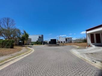 Se vende lote de 208m2 en condominio de La Ceiba en Alajuela 23-2182