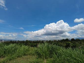 Se vende amplio lote de 700m2 con uso de suelo industrial en San Pablo de Heredia 24-382