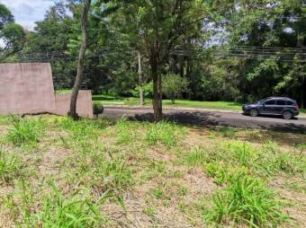 Se vende amplio lote de 733m2 en Residencial de San Rafael en Alajuela 23-3123