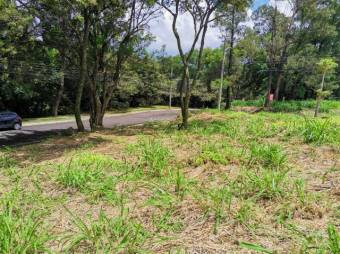 Se vende amplio lote e733m2 en Residencial de Guácima en Alajuela 23-3123