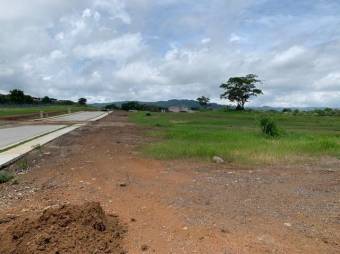 Se vende amplio lote de casi 1,000m2 en condominio de Guácima en Alajuela 24-48