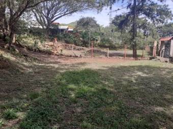 Se vende amplio lote de 2,500m2 en Guácima de Alajuela 23-3552