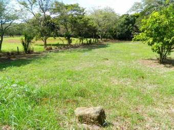 Se vende amplio lote de 2,500m2 en Guácima de Alajuela 23-3552