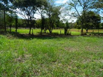 Se vende amplio lote de 2,500m2 en Guácima de Alajuela 23-3552