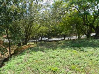 Se vende amplio lote de 2,500m2 en Guácima de Alajuela 23-3552