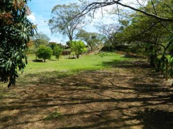 Se vende amplio lote de 2,500m2 en Guácima de Alajuela 23-3552