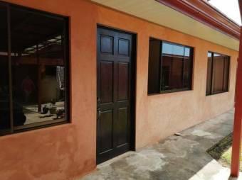 Se vende espaciosa casa junto con 2 apartamentos en Rio Segundo de Alajuela 23-889