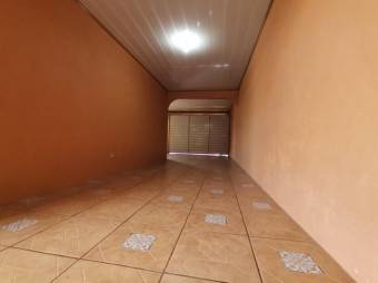 Se vende espaciosa casa junto con 2 apartamentos en Rio Segundo de Alajuela 23-889