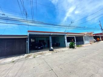 Se vende espaciosa casa con patio para inversión en coyol de Alajuela 24-25