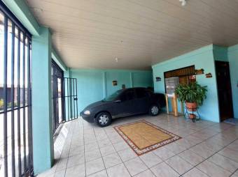 Se vende espaciosa casa con patio para inversión en coyol de Alajuela 24-25