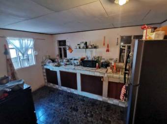 Se vende espaciosa casa con patio en San Bosco de Santa Barbara 23-1544