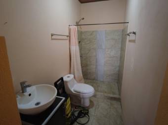 Se vende espaciosa casa con patio en San José de Alajuela 23-1021