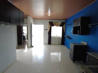 Se vende espaciosa casa con patio en San José de Alajuela 23-1021