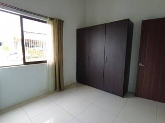 Se vende espaciosa casa con patio en San José de Alajuela 23-1021