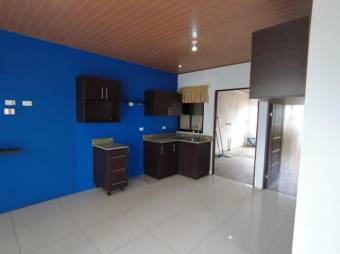 Se vende espaciosa casa con patio en San José de Alajuela 23-1021