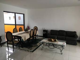 Se vende espaciosa casa con terraza en condominio de El Coyol de Alajuela 23-473