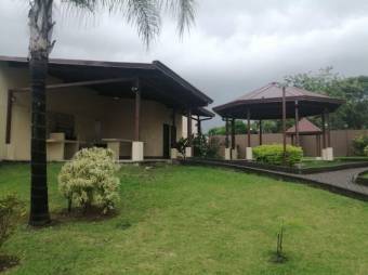 Se vende espacioso apartamento en condominio de Guácima en Alajuela 22-2352