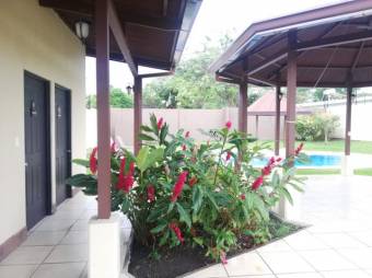 Se vende apartamento para inversión en condominio de Guácima en Alajuela 22-2352