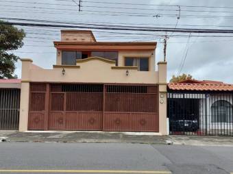 Se vende propiedad con 2 apartamentos en Mercedes de Heredia 24-479