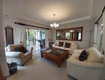 SPACIOUS INDEPENDENT HOUSE FOR SALE WITH 4 BEDROOMS SANTA ANA  SERVICE