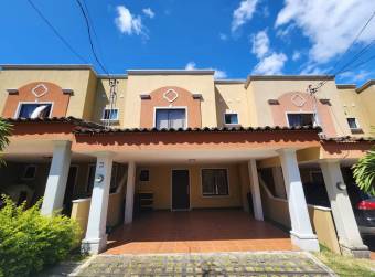 Se vende Casa en Concepción de Tres Ríos 