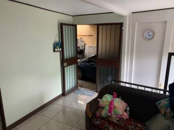 Se vende propiedad con 2 locales y un apartamento en Concepción de la Unión 23-714 