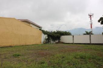 Se vende lote de 450m2 en residencial de San Rafael en Escazú 23-2709