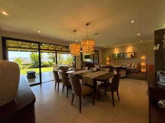 VENTA DE LUJOSA CASA EN LOS REYES, CONDOMINIO LAS VUELTAS