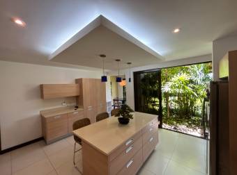 VENTA DE LUJOSA CASA EN LOS REYES, CONDOMINIO LAS VUELTAS