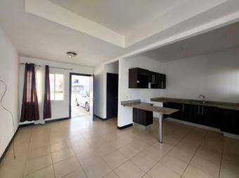 Se vende espaciosa casa con patio en Guácima Alajuela 25-1589 Se vende espaciosa casa con patio en Guácima Alajuela 25-1589