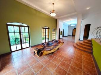 Se vende espaciosa casa con amplio lote en Concepción Atenas 24-963 Se vende espaciosa casa con amplio lote en Concepción Atenas 24-963