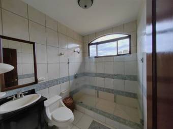 Se vende espaciosa casa con amplio lote en Concepción Atenas 24-963 Se vende espaciosa casa con amplio lote en Concepción Atenas 24-963
