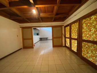 Se vende lujosa casa con uso mixto en San Joaquín Flores 23-30 Se vende lujosa casa con uso mixto en San Joaquín Flores 23-30