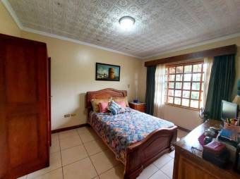 Se vende casa con amplio lote y 2 apartamento en Jesús de Santa Barbara 24-1075 Se vende casa con amplio lote y 2 apartamento en Jesús de Santa Barbara 24-1075